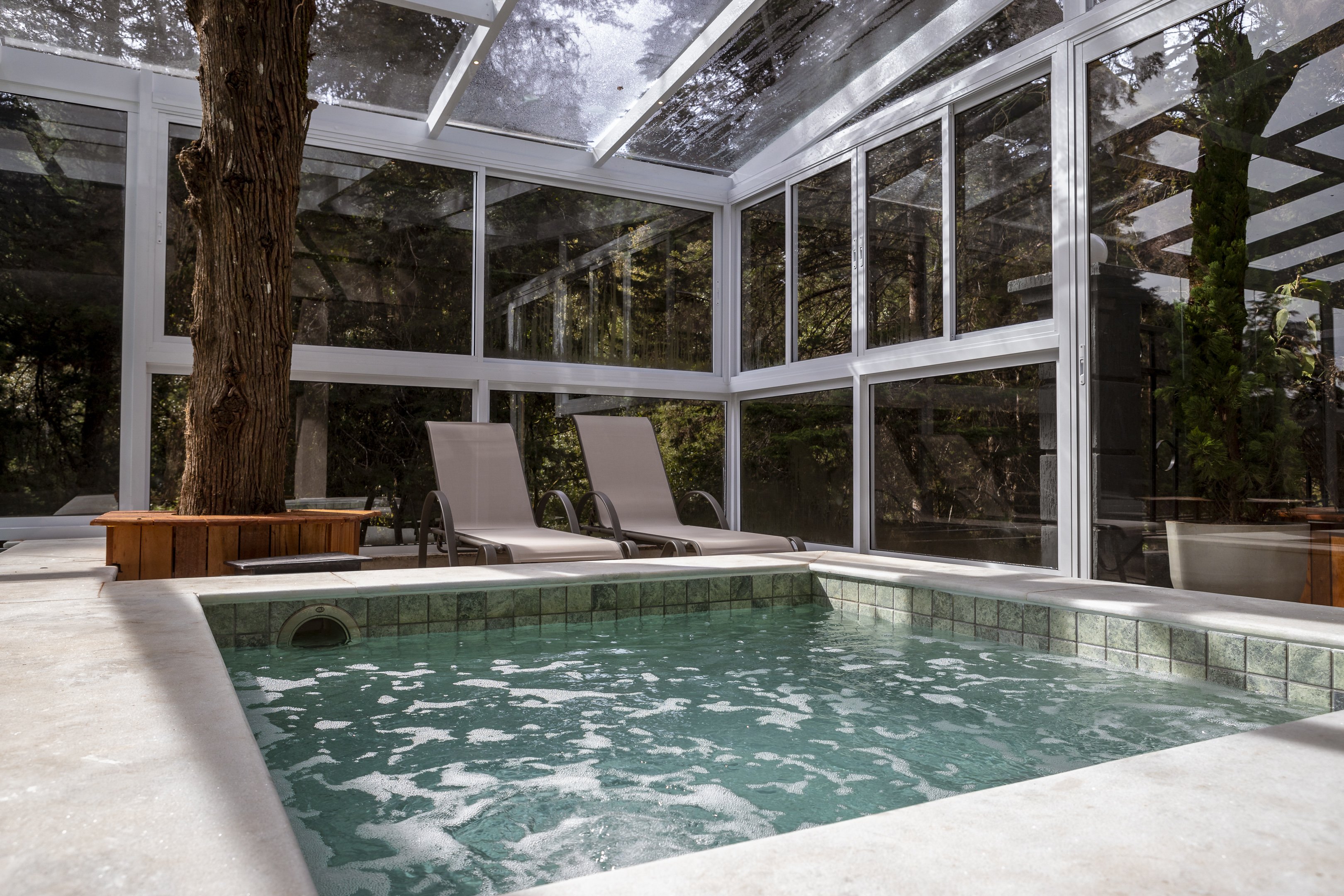 Piscina coberta e aquecida